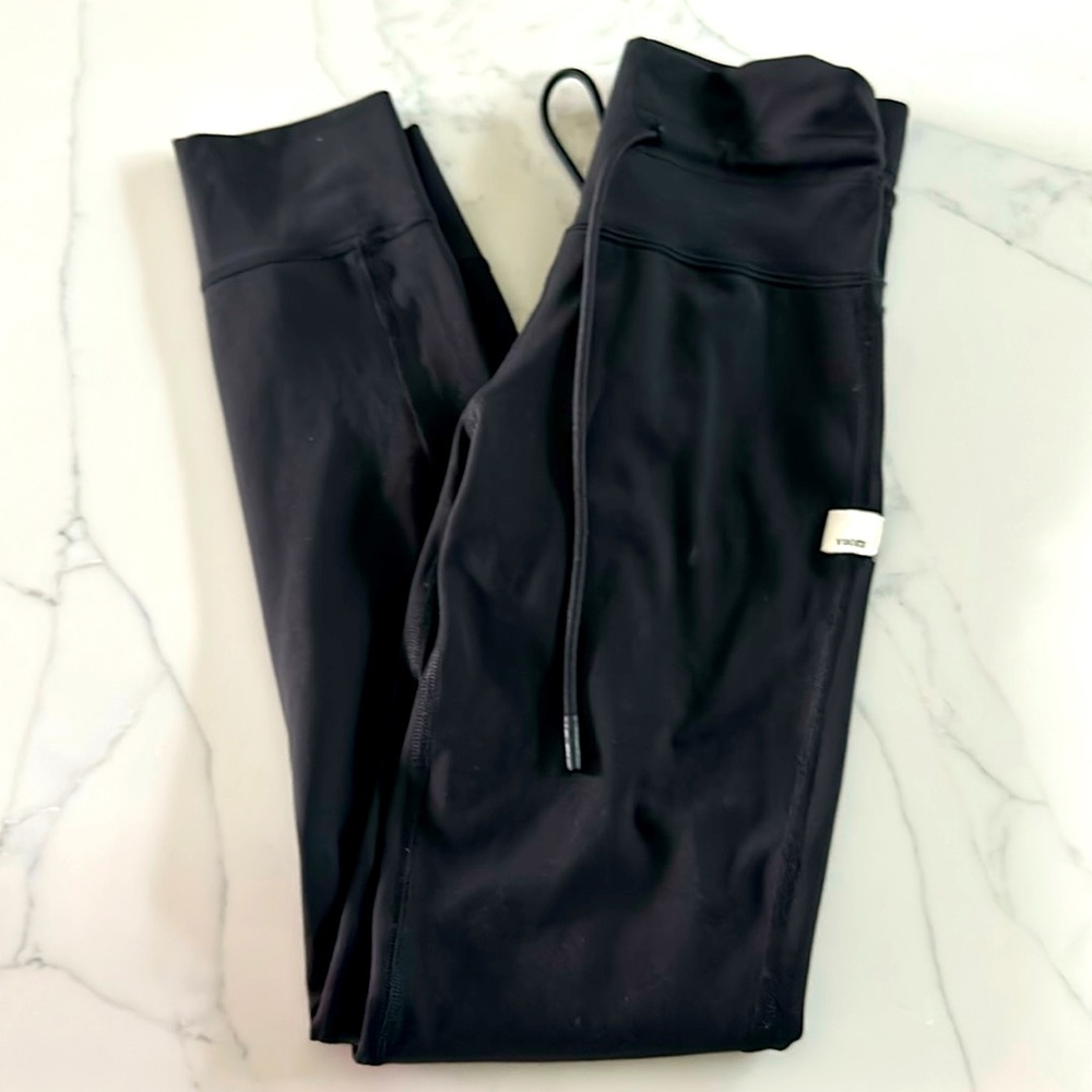 Vuori performance joggers